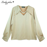 Lady Plus เสื้อคอวีแต่งไข่มุขแขนยาว | V-Neck Long Sleeve Blouse สีเบจ