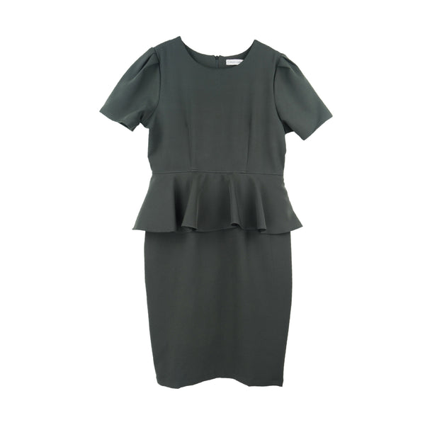 Dress Code เดรสแต่งระบายเอวแขนสั้น | Ruffle Dress with Short Sleeves สีดำ