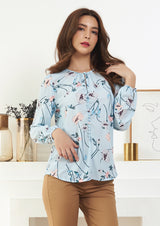 Lady Plus เสื้อลายดอกไม้คอกลมแต่งกระดุม | Long Sleeve Floral Blouse สีฟ้า