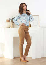 Lady Plus เสื้อลายดอกไม้คอกลมแต่งกระดุม | Long Sleeve Floral Blouse สีฟ้า