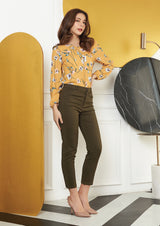 Lady Plus เสื้อลายดอกไม้คอกลมแต่งกระดุม | Long Sleeve Floral Blouse สีเหลือง