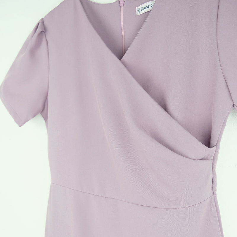 Dress Code เดรสคอวีจับจีบข้างตัว | V-Neck Wrap Dress สีชมพู