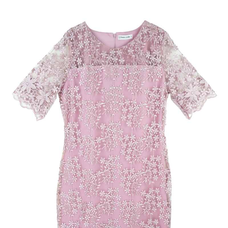 Dress Code เดรสลูกไม้ลายดอกไม้แขนสั้น | Floral Lace Dress with Short Sleeves สีชมพู