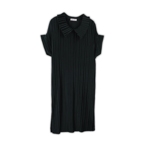 Dress Code เดรสอัดพีทคอกลมแขนสั้น | Pleated Dress with Short Sleeves สีดำ