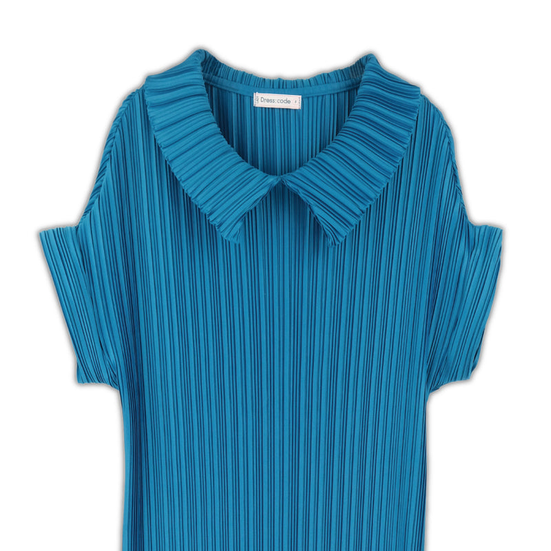 Dress Code เดรสอัดพีทคอกลมแขนสั้น | Pleated Dress with Short Sleeves สีฟ้าเทอควอยซ์