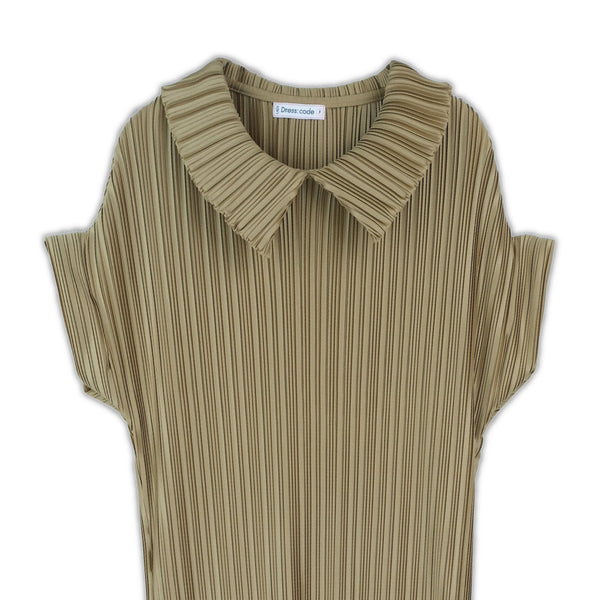 Dress Code เดรสอัดพีทคอกลมแขนสั้น | Pleated Dress with Short Sleeves สีทอง