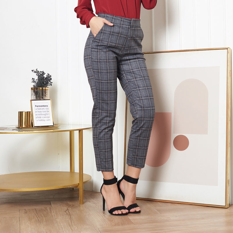 Lady Plus กางเกงลายสก๊อตขายาว 9 ส่วน | Cropped Check Pants สีเทาเข้ม