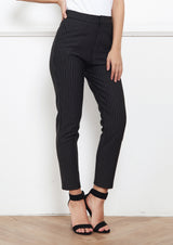 Lady Plus กางเกงลายริ้วขายาว 9 ส่วน | Cropped Stripe Pants สีดำ