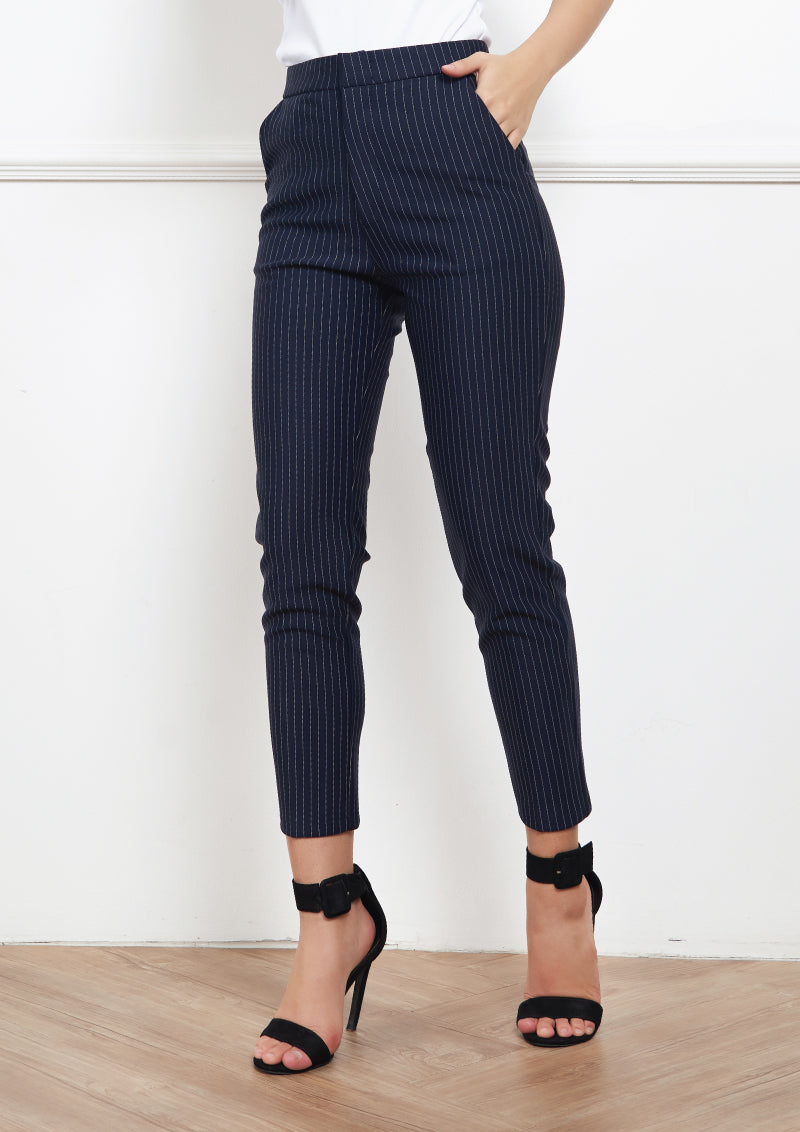 Lady Plus กางเกงลายริ้วขายาว 9 ส่วน | Cropped Stripe Pants สีกรมท่า