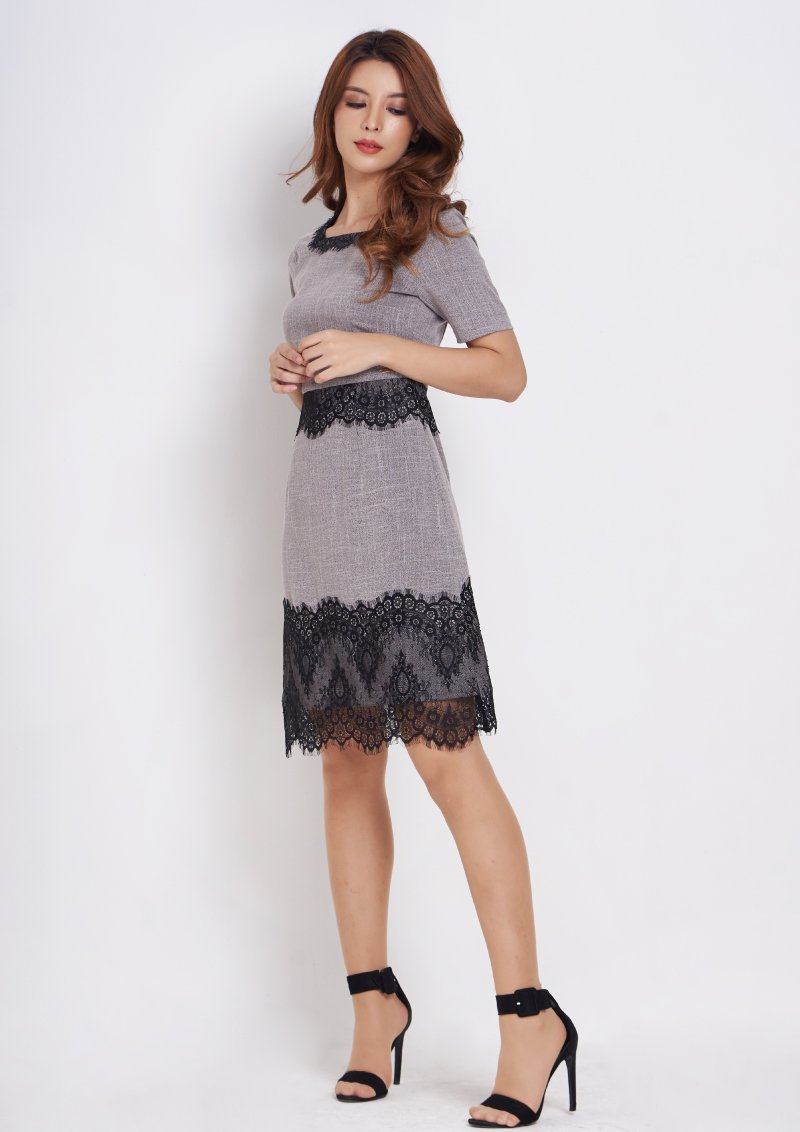 เลดี้พลัส Lady Plus เดรสแต่งขอบลูกไม้ | Dress with Lace Trim Dress www.ladyplus.co.th (4945229774988)