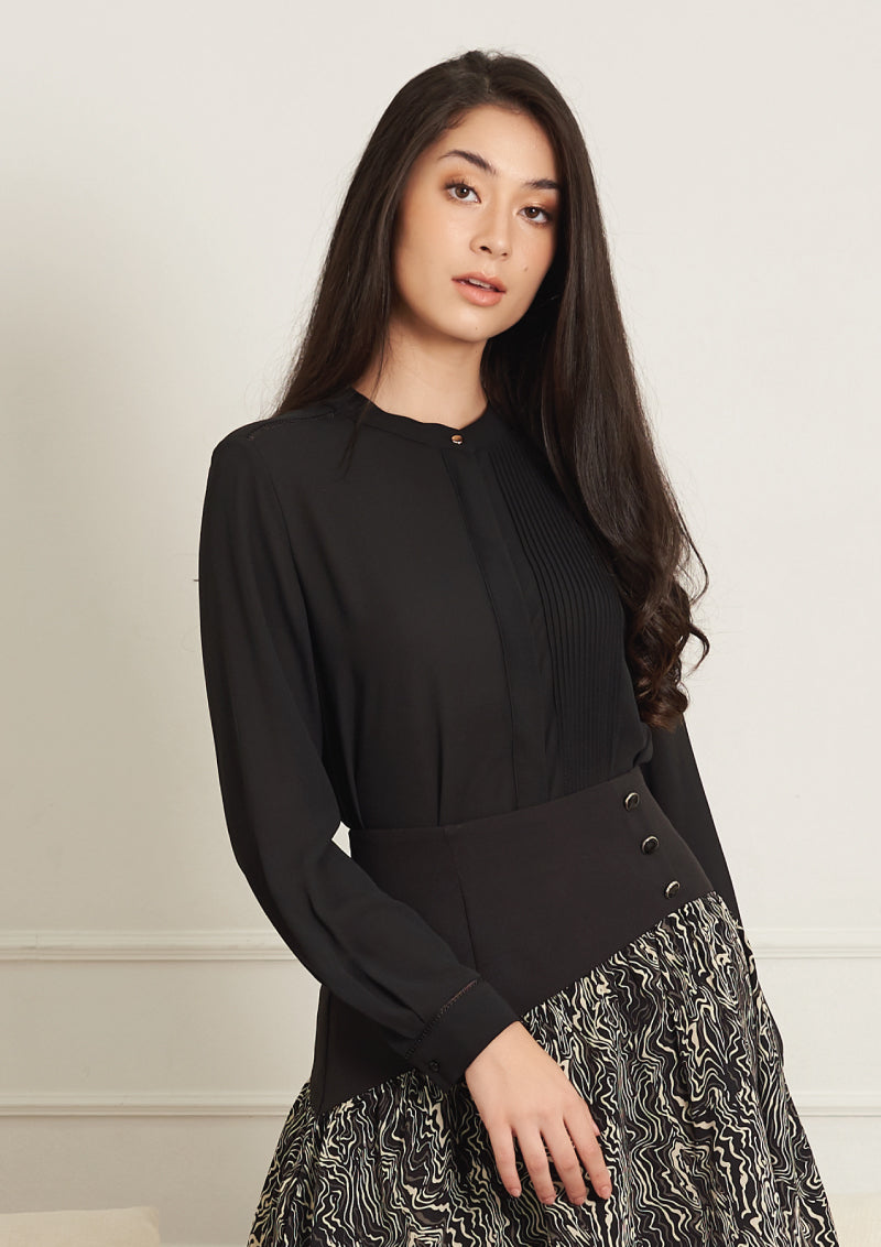 Lady Plus เสื้อชีฟองแขนยาวแทรกลูกไม้ตีเกล็ด | Long Sleeve Chiffon Blouse with With Frilled Detail (5160010481804)