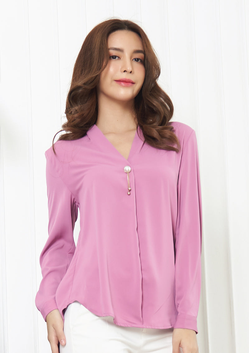Lady Plus เสื้อคอวีแต่งมุขแขนยาว | Long Sleeve Blouse with V-Neck สีม่วงอ่อน