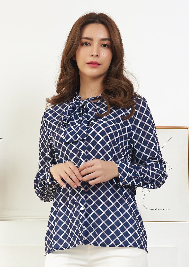 Lady Plus เสื้อแขนยาวคอผูกโบว์ | Long Sleeve Blouse with Bow สีกรมท่า