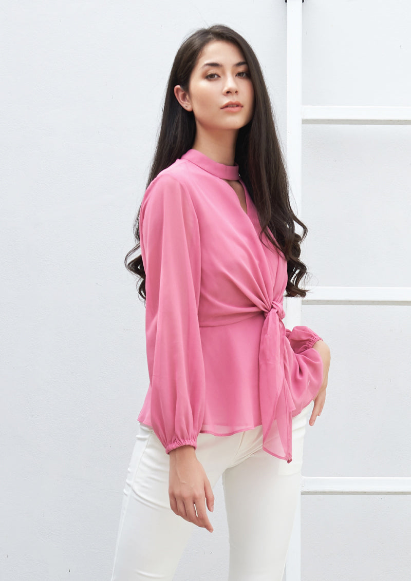 Lady Plus เสื้อชีฟองผูกเอวคอวี | Chiffon Knotted Peplum Top with V-Neck (5158477234316)