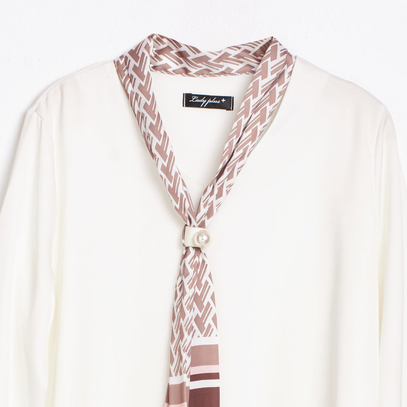 Lady Plus เสื้อแต่งผูกคอแขนยาว | Long Sleeve Blouse with Collar Tie